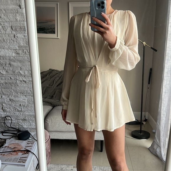 Elegant Romper XS - Picture 2 of 6